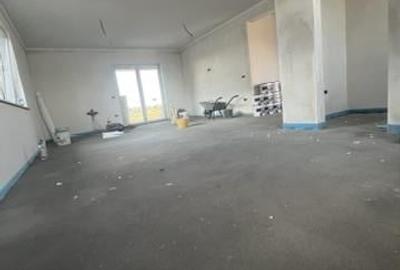 RECO, casa la alb, la 5 minute de Oradea, Cartierul Grigorescu 2 - 9