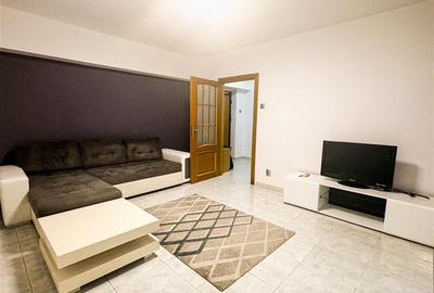 Apartament cu 3 camere decomandat, mobilat în Central
