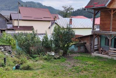 Casă cu 6 camere în Rucăr - 5