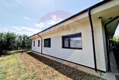 Casa / Vila cu 4 camere de vanzare - 22