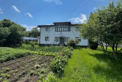 Casă cu 6 camere cu Teren 2000 Mp în Central - 3