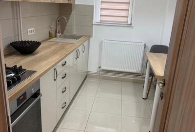Apartament cu 2 camere semidecomandat în Calea București