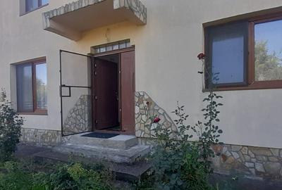 Gardani, casa cu etaj - 2