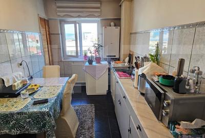 Apartament cu 3 camere, 2 bai si 2 balcoane spatioase – zona centrala, DEVA - 3