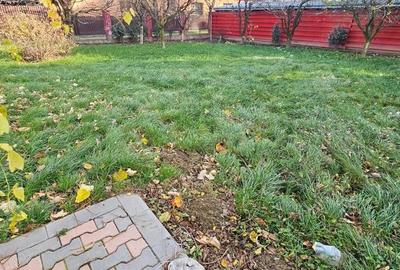 Vila cocheta prevazuta cu garaj si 500 mp teren,com.Alexandru cel Bun - 13