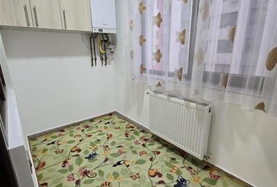 Apartament cu 3 camere decomandat în Tractorul - 12