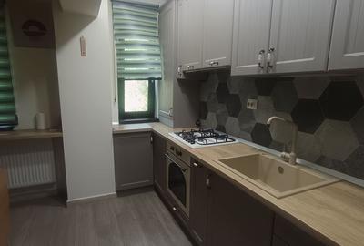 Apartament cu 2 camere decomandat în Micro 6 - 6
