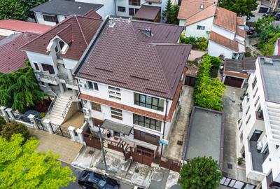 Casă cu 12 camere cu Canalizare în Tomis I