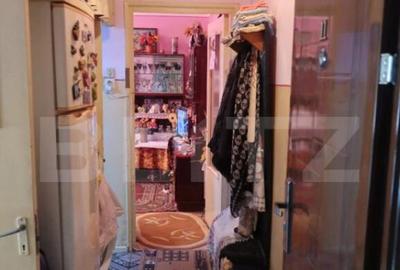 Apartament 2 camere Vest , etaj 2 , geam la baie Apartament 2 camere Vest , etaj 2 , geam la baie - 3