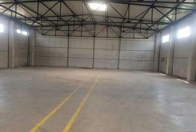 Spațiu industrial, 600 mp în Est