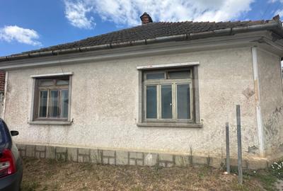De vanzare teren generos cu casa, zona centrala, Sacele - 1