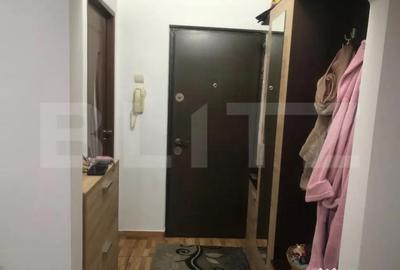 Apartament cu 4 camere semidecomandat, mobilat în Micro 14 - 14