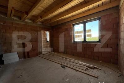 Casă cu 4 camere cu Teren 555 Mp în Cetate