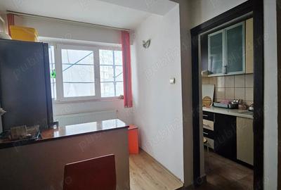 Garsonieră semidecomandată în Micro 3 - 6