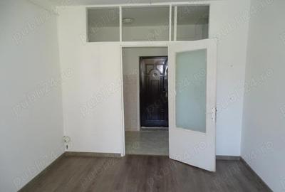 De vanzare garsoniera in Noua etaj 1 - 2