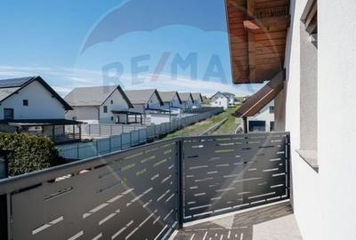 Casă cu 4 camere cu Teren 400 Mp în Ipotești - 20