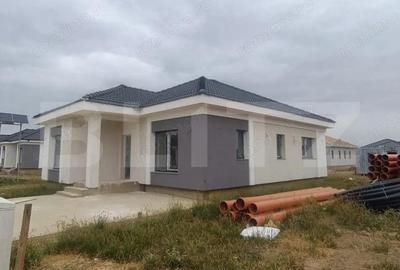 Casa cu 4 camere, 105 mp, teren 420 mp - Odoreu - 2