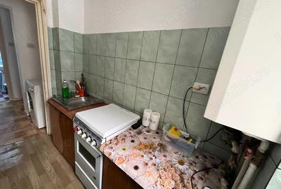 Apartament cu 3 camere semidecomandat în Periferie - 10