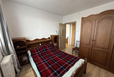 Apartament cu 2 camere semidecomandat, mobilat în 1 Mai - 7