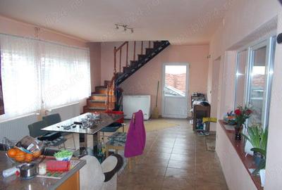 Casă cu 6 camere cu Teren 500 Mp în Săcălaz - 3