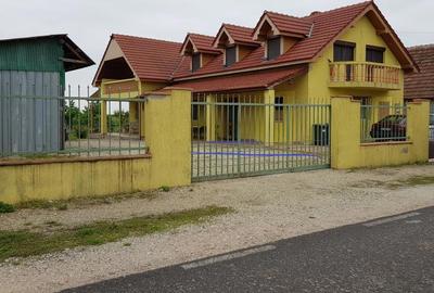 Casă cu 4 camere cu Teren 340 Mp în Central - 9
