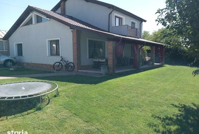 Casă cu 4 camere cu Teren 585 Mp în Smârdan - 2
