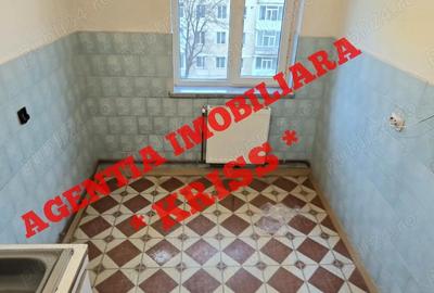 Apartament cu 3 camere semidecomandat în Craiovei - 10