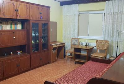 ZONA GAVRILOV - 2 CAMERE DECOMANDAT , CENTRALA GAZ. - 2