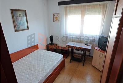 Apartament cu 3 camere semidecomandat în Micro 5 - 3