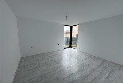 Casa P+M de vanzare in Campineanca (strada asfalata) - 12