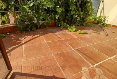 Casă cu 7 camere cu Canalizare în Central - 18