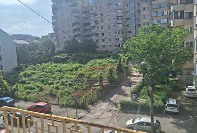 Apartament cu 3 camere semidecomandat în Central - 2
