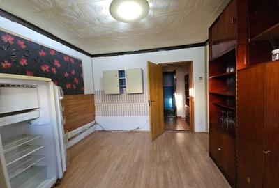 Garsoniera 21 Mp In Navodari Necesita Renovare Etaj 3/4 Str Cabanei - 3