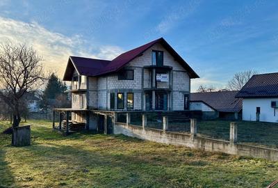 Casă cu 6 camere în Rozavlea - 6