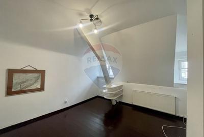 Apartament (in vila) de inchiriat in zona Capitale - 3