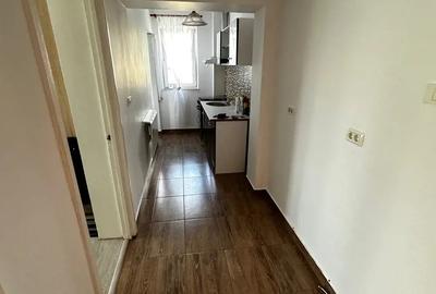 Apartament cu 3 camere decomandat în Brad - 3