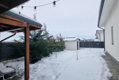 Casă individuală cu 4 camere cu Canalizare în Central - 23