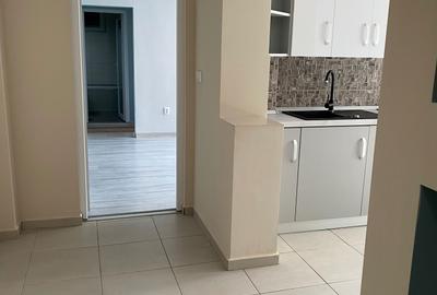 Apartament cu 3 camere semidecomandat în Central - 3