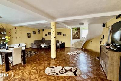 Casă cu 5 camere cu Teren 3000 Mp în Budești - 8