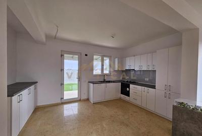 Casă cu 4 camere cu Teren 200 Mp în Berceni