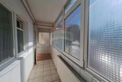 Apartament cu 3 camere decomandat în Sub Arini - 1