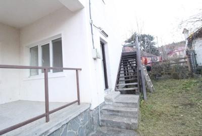 Casă cu 4 camere cu Teren 190 Mp în Central