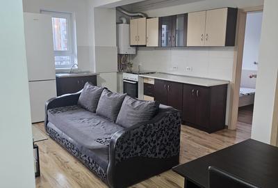 Apartament cu 2 camere, mobilat în Tractorul - 5