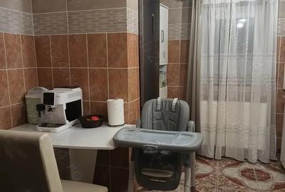 Vand apartament decomandat cu 3 camere, micro 16. - 8