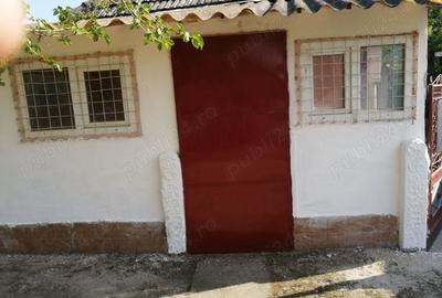 Casă cu 4 camere cu Teren 132 Mp în Central - 2