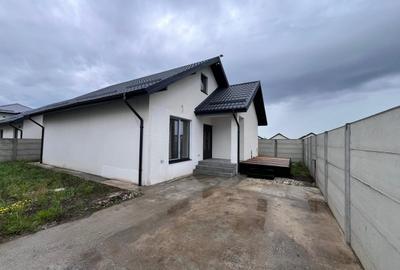 Casă cu 3 camere cu Teren 330 Mp în Pantelimon - 1
