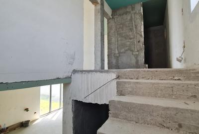 Casă cu 3 camere cu Teren 333 Mp în Costi - 11