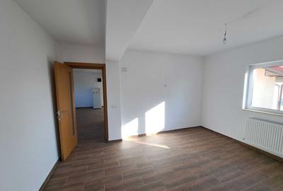 Apartament cu 3 camere semidecomandat în Cățelu - 8