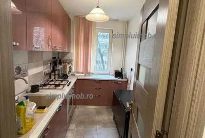 Apartament cu 3 camere semidecomandat, mobilat în Tei - 5