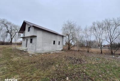 Casă cu 3 camere cu Teren 400 Mp în Răzvad - 4